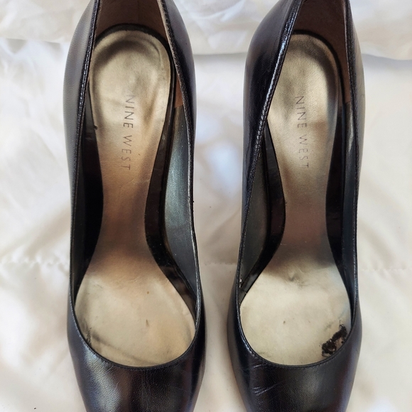 NINE WEST - Picture 2 of 7